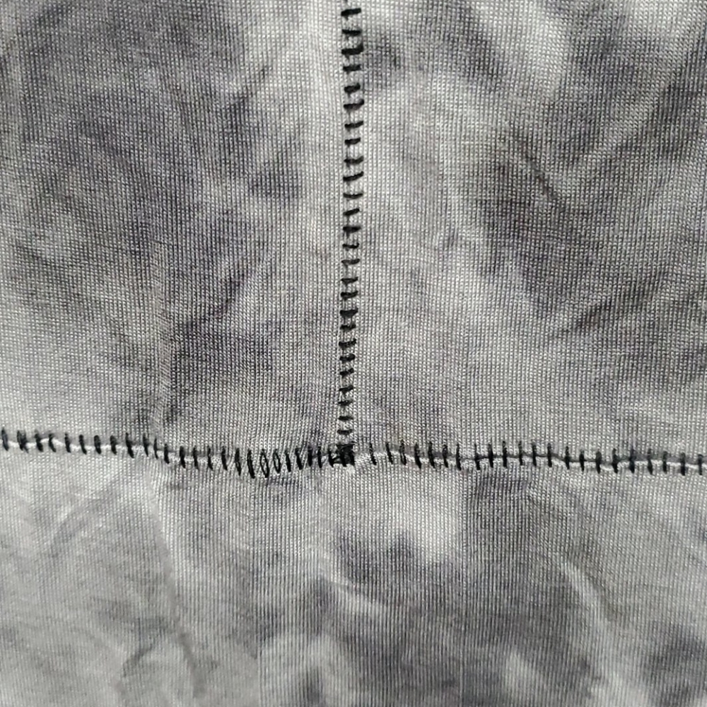 5/$10 Cable & Gauge Size Small Gray Tie Dye Tank - Picture 5 of 6